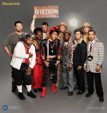 The Cast Of Hook Celebrates 25th Anniversary With Cast Photoshoot And Remembering Robin Williams Lost Boys Robin Williams It Movie Cast