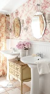 Deco salle de bain romantique 33 idees pour tous les gouts. French Country Cottage Changes In The Bathroom Salle De Bains Shabby Chic Commode Shabby Chic Deco Salle De Bain