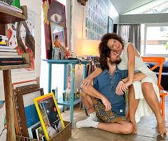 ''agradeço por alimentar meus filhos'' com bolo simples, césar filho celebra aniversário. Revista Quem Acontece