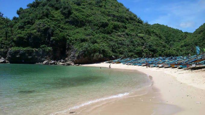 Pantai Ngrenehan.