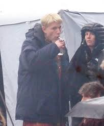 Jun 03, 2021 · swiatek storms into paris third round; Ben Affleck Is Blonde On The Set Of The Last Duel With Matt Damon