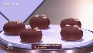 Le gâteau des rois est un gâteau, plus ou moins dense ou brioché, usuellement élaboré et consommé en france et dans la péninsule ibérique à l'occasion de l'épiphanie, fête chrétienne qui célèbre la visite des rois mages à l'enfant jésus, célébrée le 6 janvier. Forum Les Rois Du Gateau Saison 2 2019 Sur M6 Avis Candidats Et Gateaux En Lice Nouveautes Tele Com