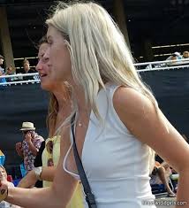Braless Blonde Nipslip Creepshot – Sexy Candid Girls