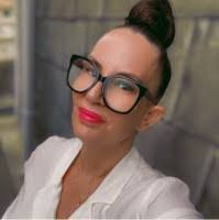 Tara Bedwell's Instagram, Twitter & Facebook