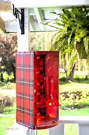 Make This Diy Hummingbird Feeder Heater Crate Using Christmas Lights Humming Bird Feeders Diy Hummingbird Feeder Glass Hummingbird Feeders