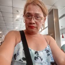 It's the most wonderful time of the year and syempre parties here and  there! I've invited some of my friends for a “Small” Christmas Merienda. Of  course, I gave them a special