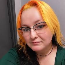 Are there locally owned restaurants in Delaware, OH that can cater to 100+  people?