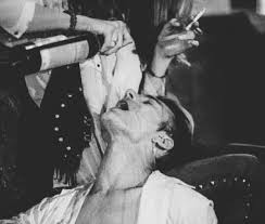 молчи скрывайся и таи и чувства и мечты свои Pin Na Doske Blood