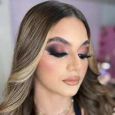Aquí un glam makeup look para darle la bienvenida a prom season ❤️ agenda  tu cita 787-464-0395 #prom2024 * Este maquillaje me tomó 3 horas en  realizar ❤️ bien importante tenerlo en