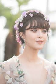 Elle Fanning thành tiên nữ đẹp hơn hoa tại Cannes, khiến netizen Trung nhớ  đến “hoa tiên tử” Phạm Băng Băng ngày nào