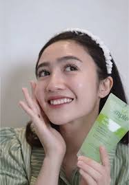 Simple Refreshing Facial Wash