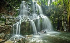 Air terjun sungai kandi, sungai kelelawar, hulu kuantan, kabupaten kuantan singingi, riau 29565. Idola Baru Dalam 4 Hari Ratusan Orang Kunjungi Air Terjun Guruh Gemurai