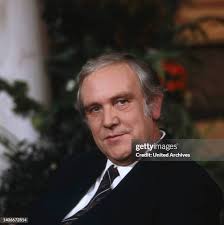 2,976 Kurt Singer Photos & High Res Pictures