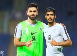 Watch aljazeera arabic tv live قناة الجزيرة البث المباشر جودة عالية. ÙÙŠ Ù…ÙØ§Ø¬Ø£Ø© Ø§Ù„Ø²Ø¹ÙŠÙ… ÙƒØ§Ù† ÙŠÙØ§ÙˆØ¶ Ø§Ù„Ø¬Ø²ÙŠØ±Ø© Ø§Ù„Ø¥Ù…Ø§Ø±Ø§ØªÙŠ Ù„Ù…Ø¨Ø§Ø¯Ù„Ø© Ø¹Ù„ÙŠ Ù…Ø¨Ø®ÙˆØª ÙˆØ¹Ù…Ø± Ø®Ø±Ø¨ÙŠÙ† ØµØ­ÙŠÙØ© Ø®Ø¨Ø± Ø¹Ø§Ø¬Ù„