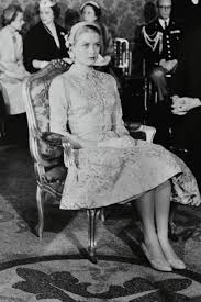 With natural beauty, she attended the american academy of dramatic arts in new york city, new york and began a modeling career. 10 Things You Didn T Know About Grace Kelly S Wedding Dress Princess Grace S Bridal Gown