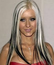Christina Aguilera Christina Aguilera Hair Black Hair With Blonde Highlights Blonde Hair Color
