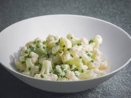 Salade De Chou Fleur A La Creme Fraiche Au Micro Ondes Recette Salade Chou Fleur Recette Recettes De Cuisine