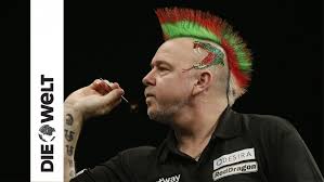 Championnat du monde de fléchettes : En Plein Confinement Deux Pros Des Darts S Entrainent Ensemble Au Poulailler Le Soir Plus