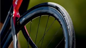 Pirelli p zero (passenger tyre): A Star Is Born Der P Zero Race