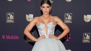 Como un oasis en el desierto y con extremas medidas de precaución, premios juventud 2020 celebró este jueves 13 de. Premio Lo Nuestro 2021 Los Mejor Vestidos En La Alfombra Mamaslatinas Com