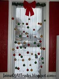 How To Make A Diy Christmas Window Decoration Diy Christmas Window Christmas Window Decoration Christmas Window Decorations