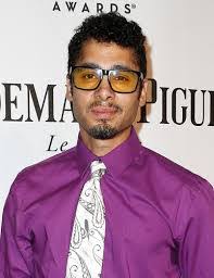 Perry Weller's Instagram, Twitter & Facebook