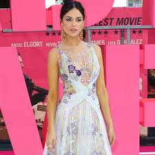 Mais sa prochaine victime s'avère avoir. Eiza Gonzalez Joins Thriller I Care A Lot