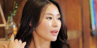 » introverted boss » korean drama synopsis, details, cast and other info of all korean drama tv series. About Introvert Boss Supporting Actress Ye Ji Won Profile Movies And Drama List Channel K