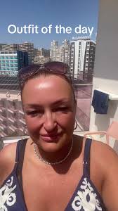 Stylish Holiday Outfit Ideas for Summer in Spain