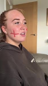 Ellen Hobson's Instagram, Twitter & Facebook