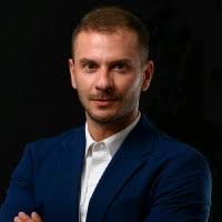 600+ "Lampropoulos" profiles