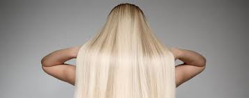 Grazie al trattamento lisciante alla cheratina, nello specifico, si va a modificare la struttura del capello rompendo i ponti sulfurei e fissandoli attraverso . Capelli Luminosi E Nutriti Con Il Trattamento Alla Cheratina Ma Occhio Alle Controindicazioni Ritocchino