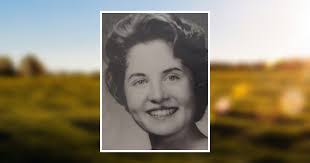 Evelyn Banta's Instagram, Twitter & Facebook