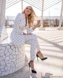 «θέλω να πω για αυτό το instagram. Kainoyrgioy O Mikros Paradeisos Ths Einai Gematos Royxa Kai A3esoyar To Yperoxo Dressing Room Ths Gossip Tv Gr