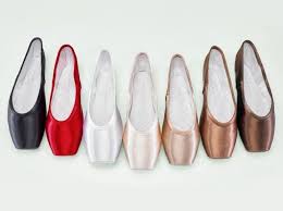 So Bailarinos On Instagram Quem Quer Um Par De Gaynor Sorteio Gaynor Em Breve Marca Os Amigos Para El Ballet Pointe Shoes Pointe Shoes Dance Pointe Shoes