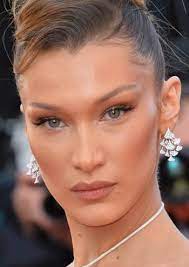 Conheça a nova tendência de maquiagem das redes sociais. Fadenlifting Foxy Eyes Look Vom Beauty Doc Mabelle