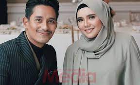 Jenama rizman ruzaini tidak asing lagi dalam kalangan penggemar fesyen, malah ia telah dalam rezeki kita, ada bahagian orang lain ruzaini memberitahu sejak di awal pembabitan mereka dalam dunia fesyen, dia dan rizman akan sentiasa memastikan menunaikan rukun islam ketiga itu. Empat Tahun Berdoa Menunggu Dengan Penuh Kesabaran Syukur Alhamdulillah Pereka Fesyen Ruzaini Jamil Umum Isteri Kini Hamil 4 Bulan Media Hiburan