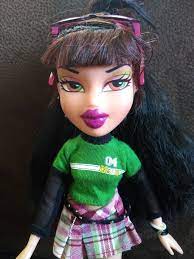 Mga Bratz Doll Varsiry Green Jade Hair Needs Help Light Scuff Or Marks May Have Sticker Residue Bratz Dolls Jade Bratz Jade Bratz Doll