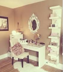We have rounded up many exciting options that can easily this makeup vanity with dresser and those huge lights is all set to brighten up your dressing room décor! 35 Beautiful Makeup Vanity Ideas For Creative Juice