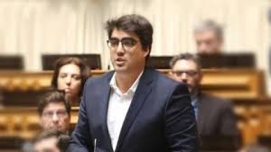 Os elementos da banda são olavo bilac (voz), pedro cunha (bateria), pascoal simões (teclas), artur santos (baixo) e rui martins (metais). Olavo Bilac Desconhece Qualquer Processo Dos Santos Pecadores Dnoticias Pt