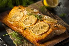 Lavamos y colocamos los lomos de salmón en nuestro estuche dibocati. Receta De Salmon Al Horno Con Limon Unareceta Com