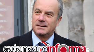 Lettera a Bruno Arcuri, il sindaco bello di un paese bello ai piedi di una  dolce montagna calabrese