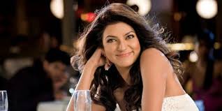 She was seen performing an intense scene. Bergaun Merah High Slit Sushmita Sen Menawan Dan Awet Muda Kapanlagi Com