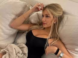 Breckie Hill dubbed 'hottest person ever' in tiny top as horny ...