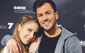 Anda comigo, gosto de ti, festa, se eu soubesse, tudo lt → portuguese, french, english, spanish → david carreira (57 songs translated 90 times to 13. David Carreira Sofre Ainda Com A Morte Da Irma Nao Esta Na Altura De Sorrir Atualidade Flash