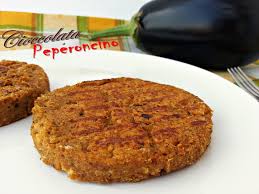 Questa semplice ricetta vi aiuterà a mangiare le verdure in modo diverso: Hamburger Di Melanzane