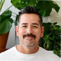 Marcelo Posternak's Instagram, Twitter & Facebook