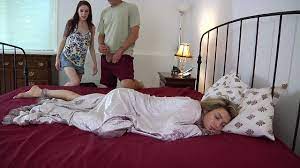 My Step sister sleeps naked, полное xxx видео с категорией HD (Apr 11, 2020)