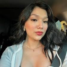 Kristen Benoit's Instagram, Twitter & Facebook