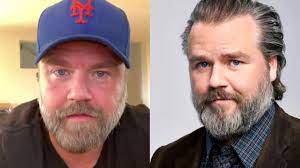 Tyler sean labine (born april 29, 1978) is a canadian actor and comedian. Vancouver Bc Native Tyler Labine Explains Why You Should Binge Watch His Show King5 Com